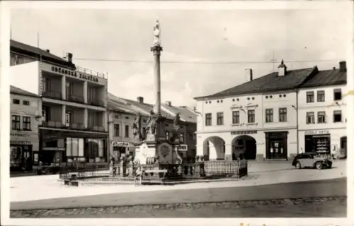 Foto Ak Dobruška Gutenfeld Region Königgrätz, Platz, Denkmal, Geschäfte