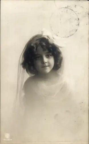 Ak Mädchen mit Locken, Portrait