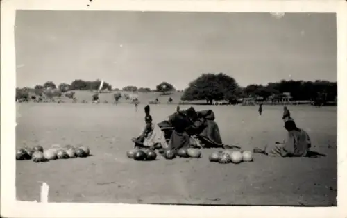 Foto Ak  Tschad, Markt, Wassermelonen