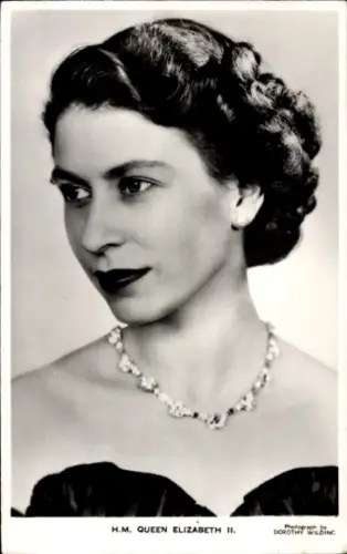 Ak Königin Elisabeth II., Portrait
