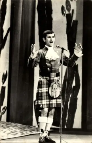 Ak Sänger Roddy McNeil, Bühne