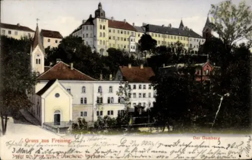 Ak Freising in Oberbayern, Gruss aus  Der Domberg, farbige , Gebäude, Landschaft