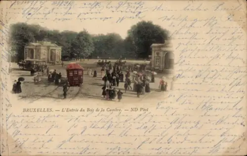 Ak Bruxelles Brüssel, Menschenmenge, rote Straßenbahn, Bäume, Park,  Kleidung