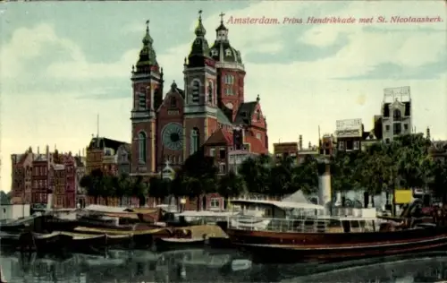 Ak Amsterdam Nordholland Niederlande,  Prins Hendrikkade, St. Nicolaaskerk, Hafen, Boote
