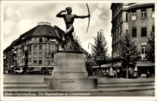 Ak Berlin Charlottenburg, Bogenschütze, Lietzenseepark