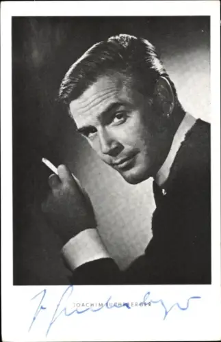 Ak Schauspieler Joachim Fuchsberger, Portrait, Zigarette rauchend