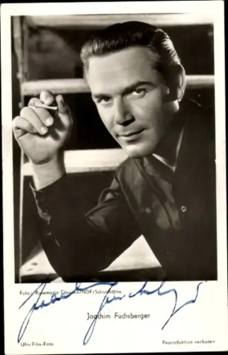Ak Schauspieler Joachim Fuchsberger, Portrait, Zigarette