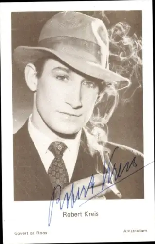 Foto Schauspieler Robert Kreis, Portrait mit Zigarette, Hut, Autogramm