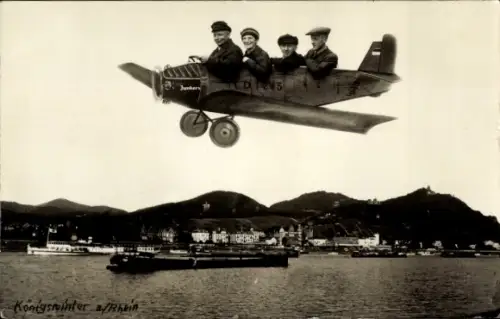 Ak Königswinter am Rhein, Gesamtansicht, Menschen im Flugzeug