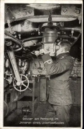 Ak Offizier am Periscop im Inneren eines Unterseebootes