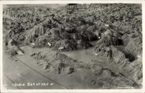 Ak Herceg Novi Castelnuovo Montenegro, Boka Kotorska Bocche di Cattaro, Modellansicht von  Gebirg