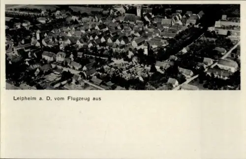 Ak Leipheim an der Donau Schwaben, Luftaufnahme von  Stadtansicht, Flugzeugperspektive
