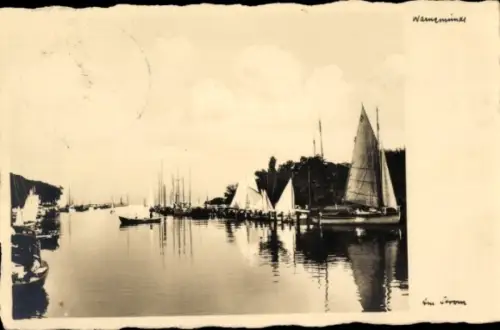 Ak Ostseebad Warnemünde Rostock, Hafenansicht, Segelboote, Wasseroberfläche, Wolken