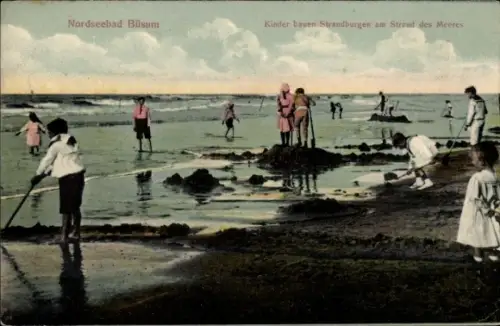 Ak Nordseebad Büsum, Kinder bauen Strandburgen, Meer