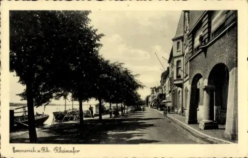 Ak Emmerich am Rhein, Emmerich a Rh. Rheinufer, Uferpromenade, Bäume, Boote