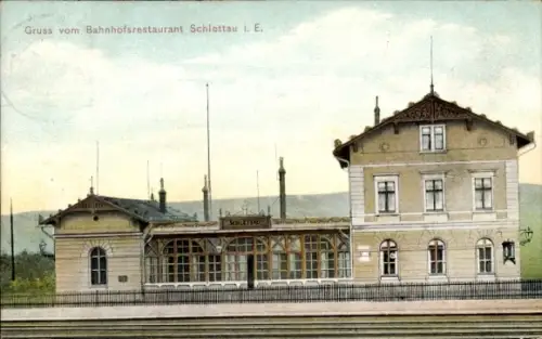 Ak Schlettau im Erzgebirge, Bahnhof, Gleisseite, Bahnhofsrestaurant