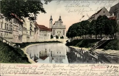 Ak Ljubljana Laibach Slowenien, Flussansicht, Frančiškanska cerkev, Menschen im Wasser