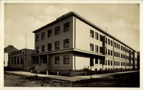 Ak Vsetín Wsetin Region Zlin, Masarykovo Gymnasium,  Gebäude mit Fenstern, keine Personen