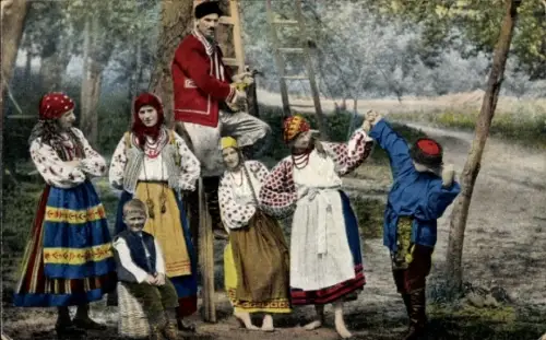 Ak Ukrainisch Ruthenische Typen, Am Feierabend, Trachten