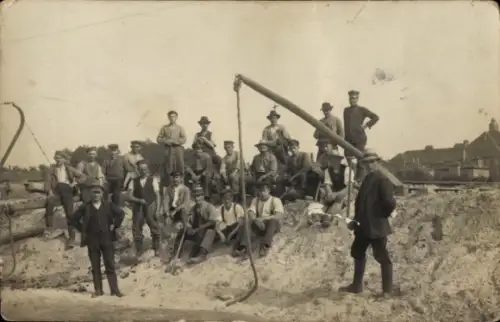 Foto Ak Gleisbau, Bauarbeiter