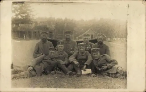 Foto Ak Deutsche Soldaten in Uniform, Gruppenbild