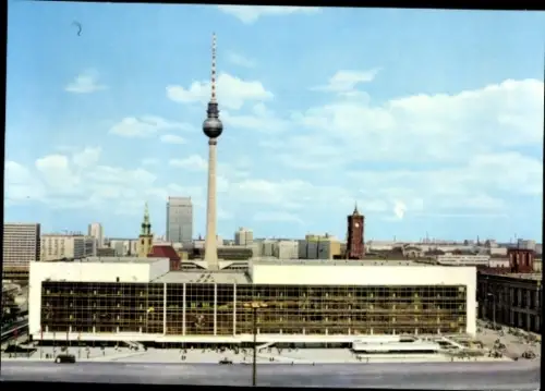 Ak Berlin, Blick auf den Palast der Republik mit Fernsehturm 