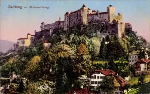 Ak Salzburg in Österreich, Burg Hohensalzburg,  grüne Hügel, Häuser im Vordergrund