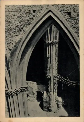 Ak Wien 1 Innere Stadt, Zerstörter Chorpfeiler, Stephansdom  Schwarz-Weiß-Foto