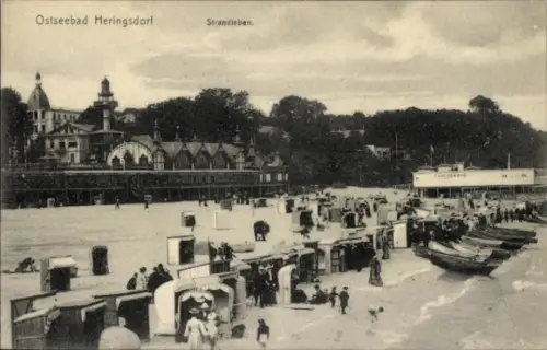 Ak Ostseebad Heringsdorf auf Usedom, Ostseebad  Strandleben, Strand mit Booten, Menschen, Bauten