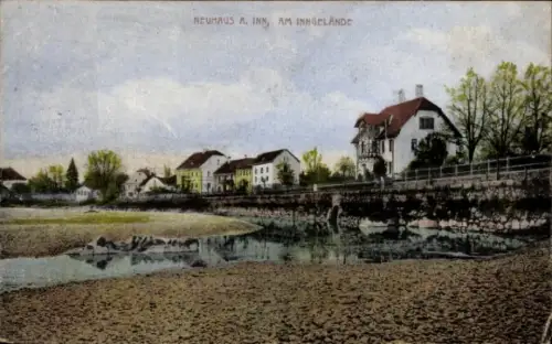 Ak Neuhaus am Inn Niederbayern, NEUHAUS A. INN, AM INNGELÄNDE, Fluss, Häuser, Uferpromenade