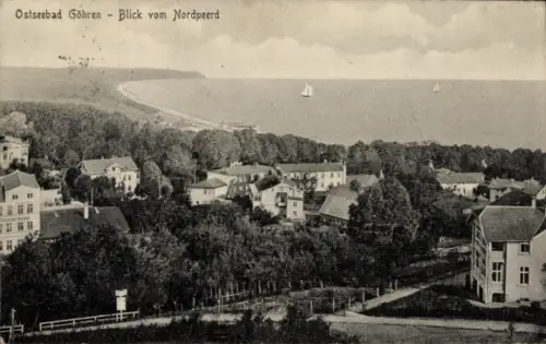 Ak Ostseebad Göhren auf Rügen, Ostseebad  Blick vom Nordpeerd, Meer, Segelboote, Bäume, Häuser