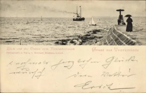 Ak Ostseebad Travemünde Lübeck, Blick auf die Ostsee, Rorderbollwerk, Schiff, Frau mit Schirm