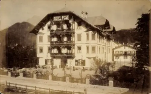 Foto Ak Mittenwald in Oberbayern, Hotel Post, Hans Ebenhöch