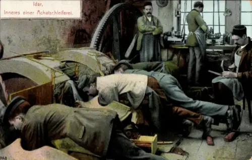 Ak Idar Oberstein an der Nahe, Inneres einer Achatschleiferei, Männer bei der Arbeit