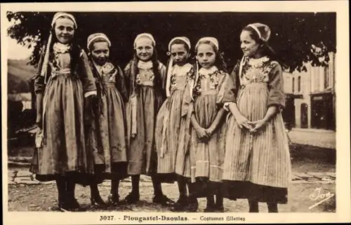 Ak Plougastel Daoulas Finistère, Costumes de fillettes, Bretagne