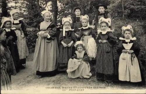 Ak Pont Aven Finistère, Coutumes, Moeurs et Costumes Bretons