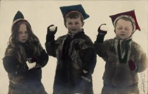 Ak Kinder mit Schneebällen, Porträt, Tracht