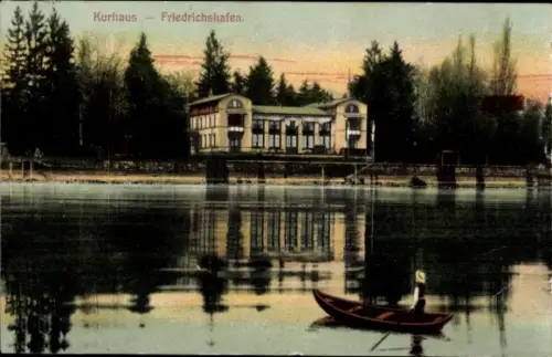 Ak Friedrichshafen am Bodensee, Kurhaus  Wasseransicht, Boot, Bäume