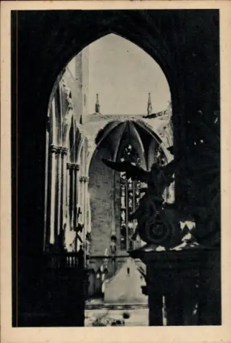 Ak Wien 1 Innere Stadt, Blick vom Langhaus, eingestürztes Friedrichsschiff, Stephansdom, Aufnahme