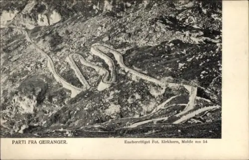 Ak Geiranger Norwegen, Kurvenreiche Straße, Berglandschaft, Schwarz-Weiß-Foto