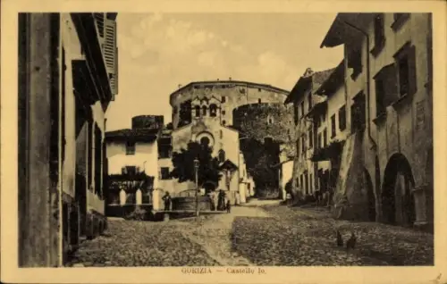 Ak Gorizia Görz Friuli Venezia Giulia,  Castello Io,  Gebäude, gepflasterte Straße, Bäume