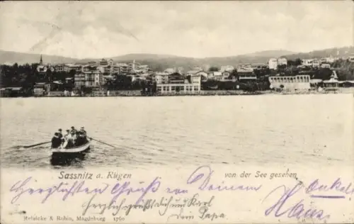 Ak Sassnitz auf Rügen, Sassnitz a. Rügen, Blick vom Wasser, Boote, Küstenansicht