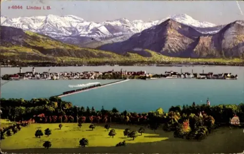 Ak Lindau am Bodensee Schwaben, Landschaft mit Bergen, See, Stadtansicht, Zug