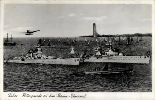 Ak Ostseebad Laboe, Flottenparade, Marine-Ehrenmal, Schiffe, Segelboote, Flugzeug