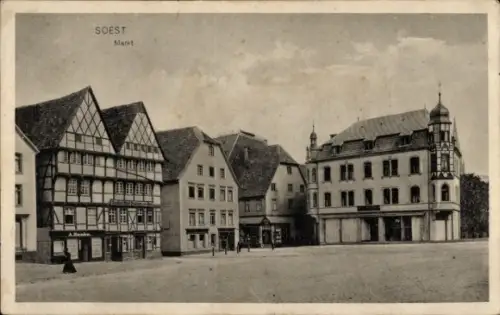 Ak Soest in Westfalen,  von  Markt, alte Fachwerkhäuser, Stadt der deutschen Hansa