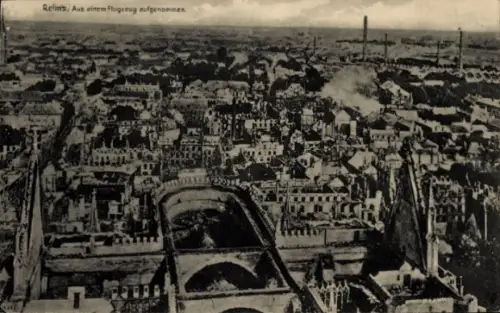 Ak Reims Marne, Luftaufnahme von  Stadtansicht, Brücke, Gebäude