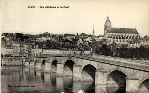 Ak Blois Loir-et-Cher, Blick auf die Stadt  der Fluss und eine Brücke, Kirche im Hintergrund