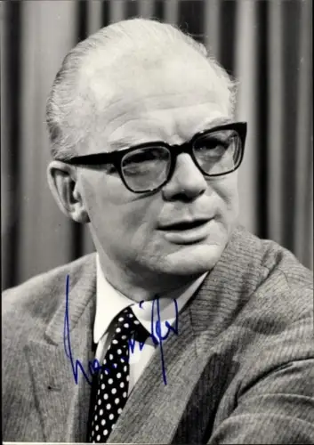 Foto Ak Fernsehmoderator Werner Höfer, Portrait, Autogramm