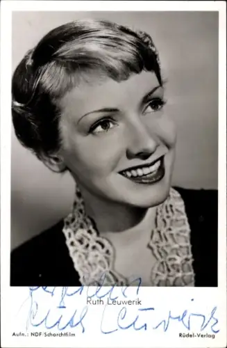 Ak Schauspielerin Ruth Leuwerik, Portrait, Vater braucht eine Frau