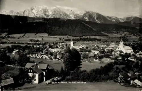 Ak Schladming Steiermark, Schladming m. Dachstein, Berge, Stadtansicht, Schwarz-Weiß-Foto